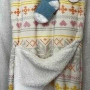 Modern Kids children's blanket and sock set NWT